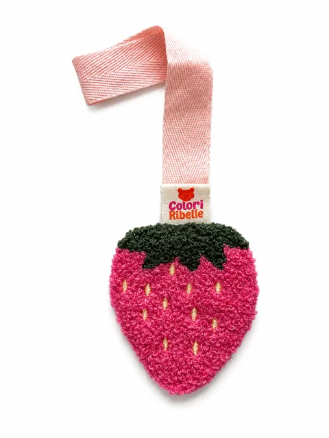 Speenknuffel aardbei — Speenkoorden en speenknuffels — Colori Ribelle
