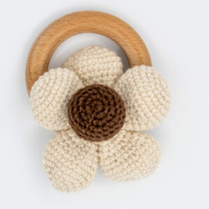 Gehaakte rammelaar bloem